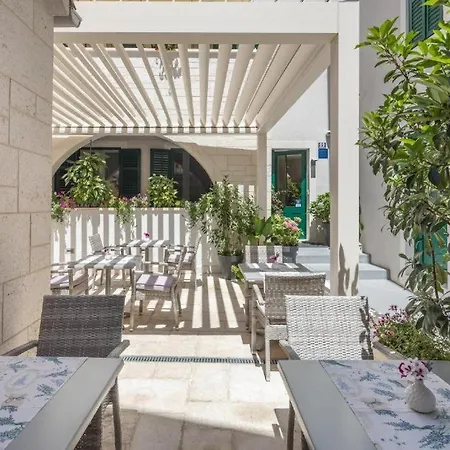 Balatura The Fine Bed & Breakfast