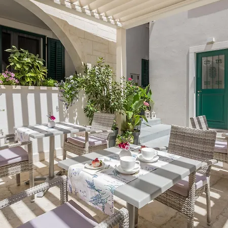 Panzió Balatura The Fine