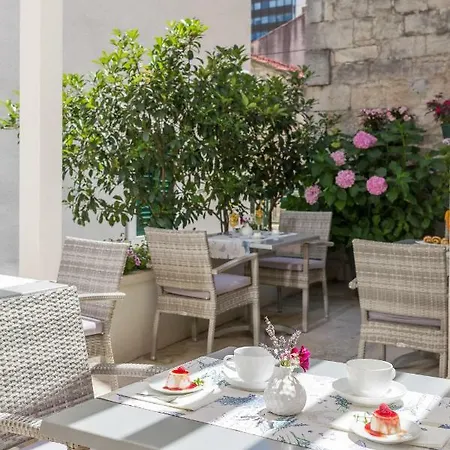 Balatura The Fine Split