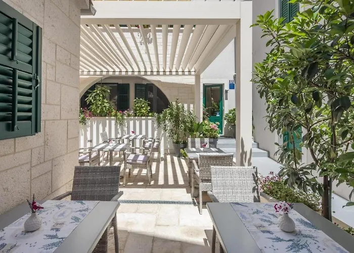 Balatura The Fine Bed & Breakfast